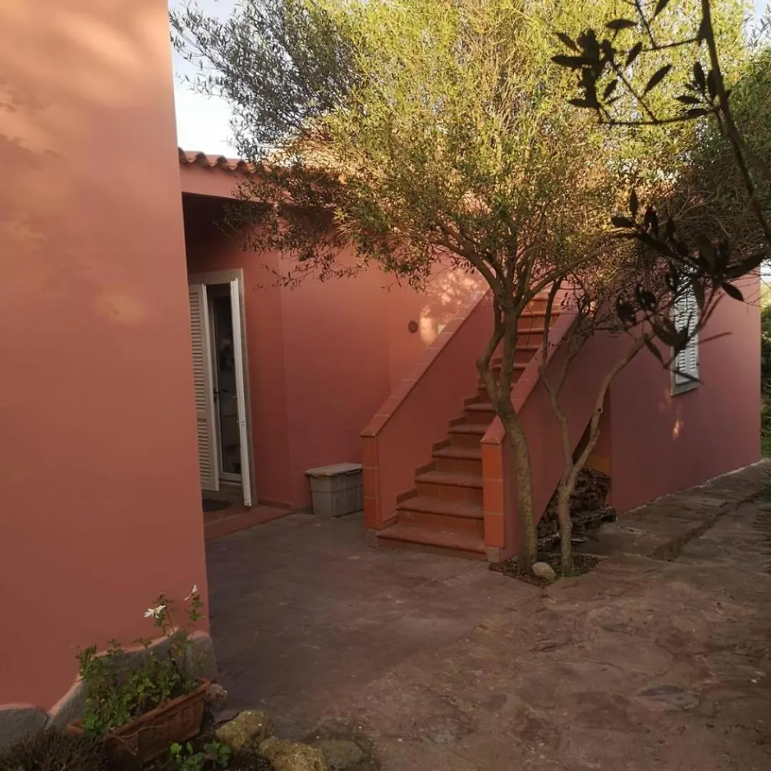 B&B Domus Oriens - Monolocale Indipendente In Villa - No Cucina Portoscuso 0*,  Ιταλία